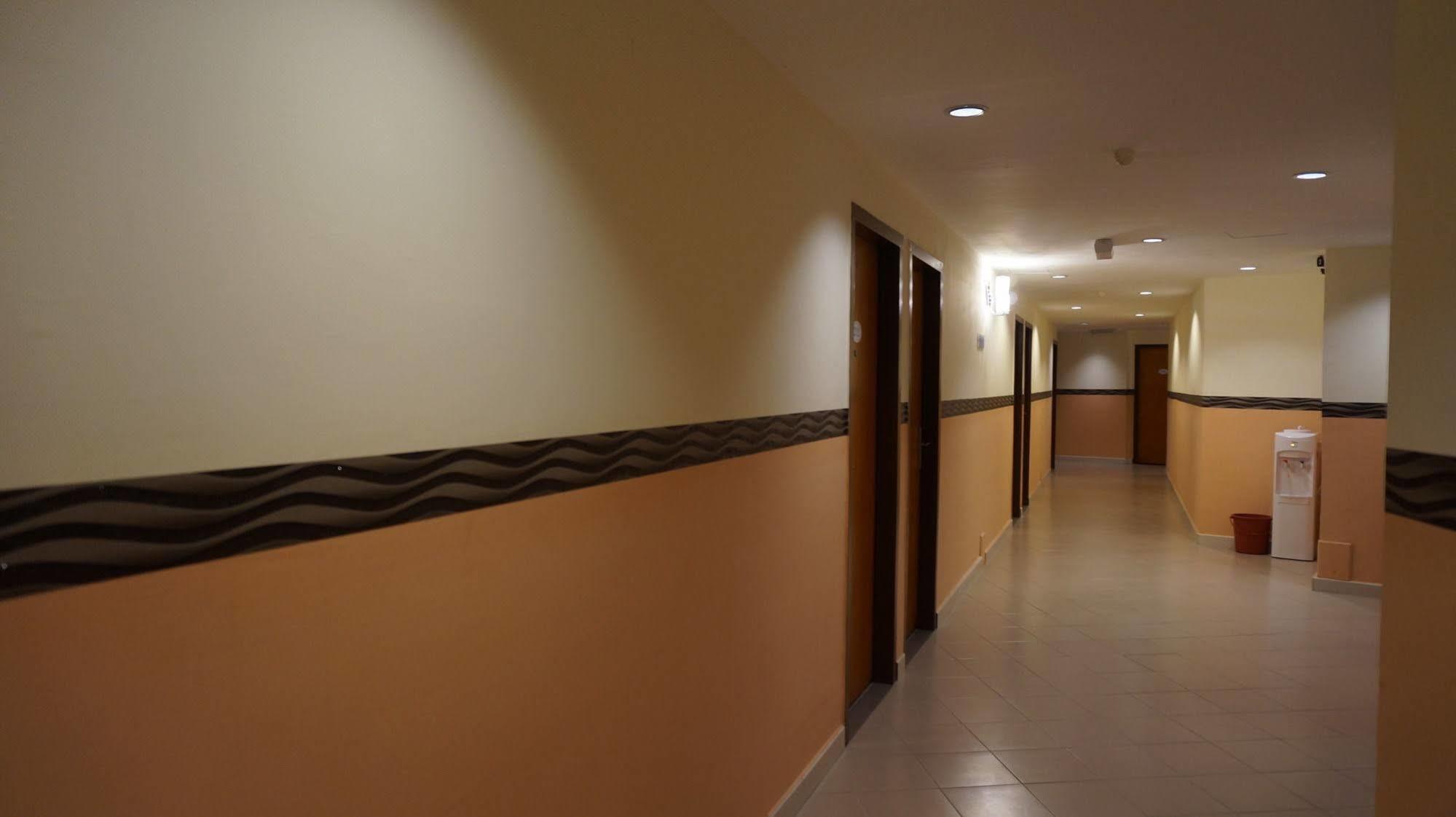 Oyo 982 Hotel Sk Kajang Exterior foto