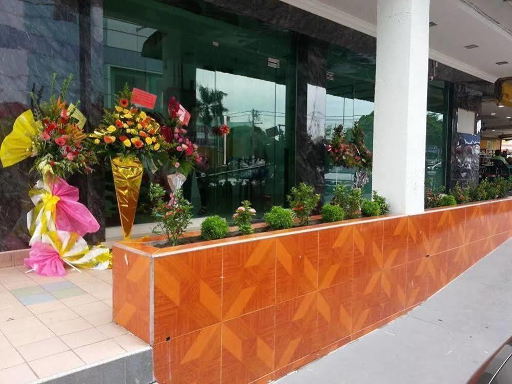 Oyo 982 Hotel Sk Kajang Exterior foto